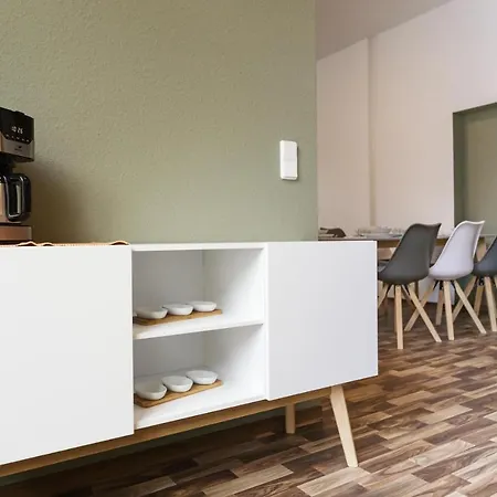 Grüne Ferienwohnung In Der Alten Apotheke Apartment *
