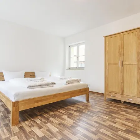 Grüne Ferienwohnung In Der Alten Apotheke Apartment