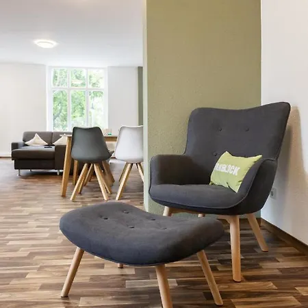 Grüne Ferienwohnung In Der Alten Apotheke Apartment *